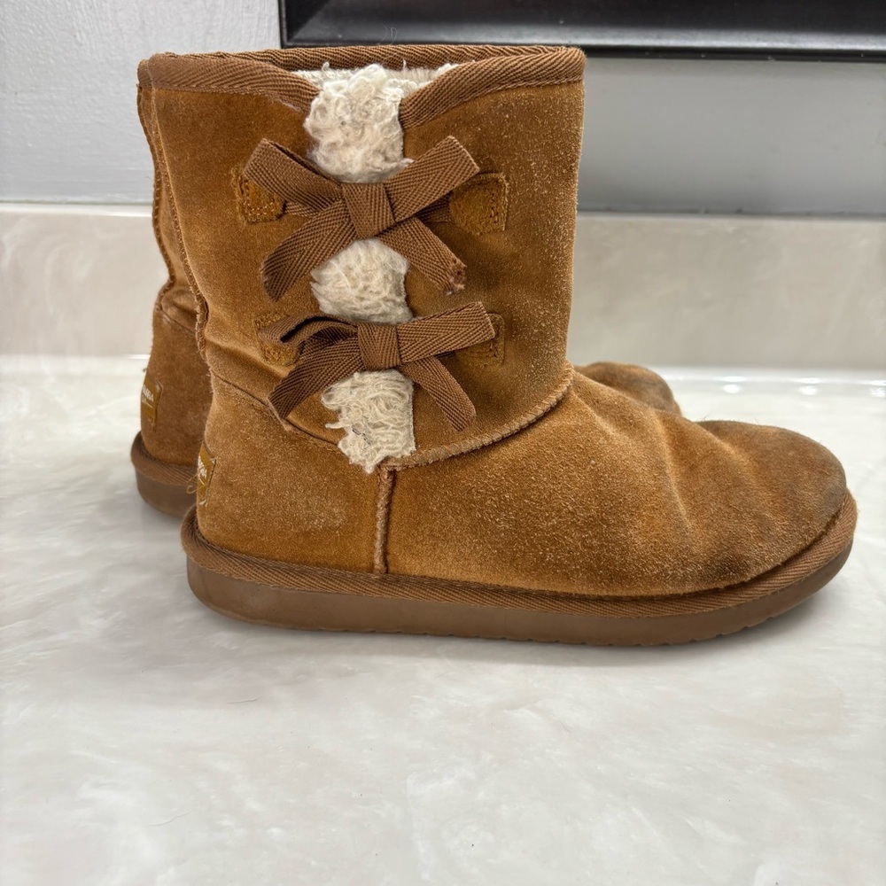 Chestnut Bow Back Fleece Boots | Koolaburra by UGG Kids 6